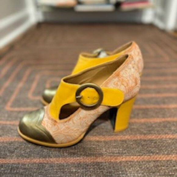 John Fluevog Attic Joyce Buckled heel with scalloped toe - Picture 1 of 4